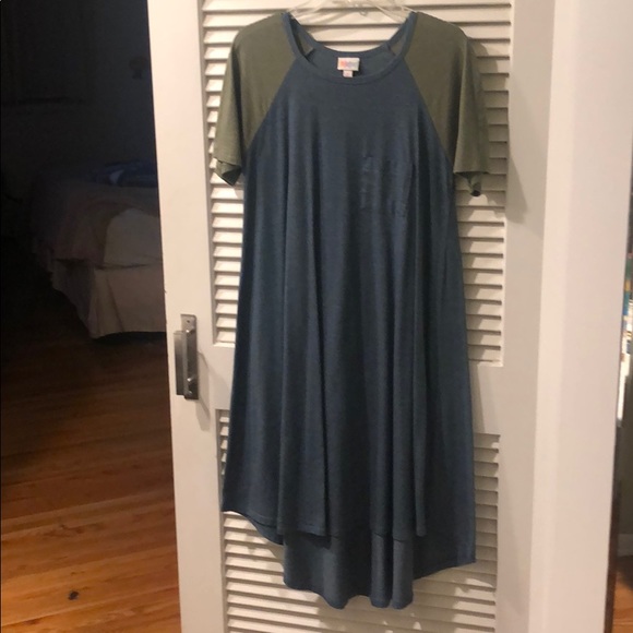 LuLaRoe Dresses & Skirts - Lularoe Carly dress